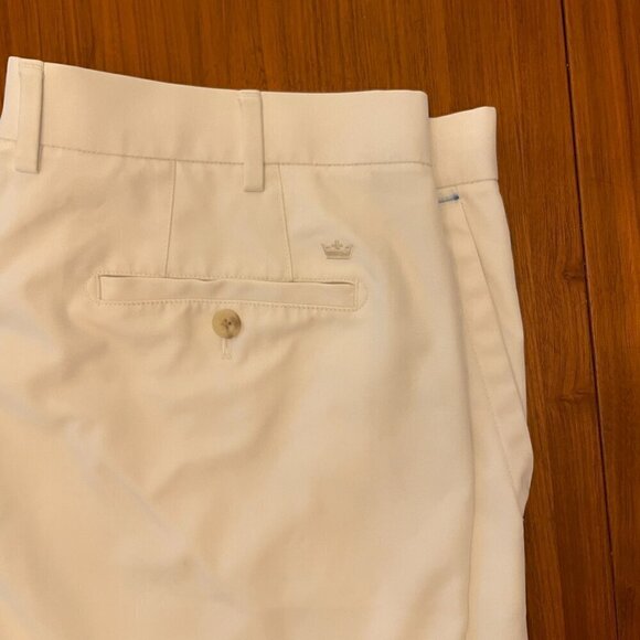 Peter Millar White Salem Performance Short - 9 inch Inseam Golfing SIZE 38 - Picture 10 of 12